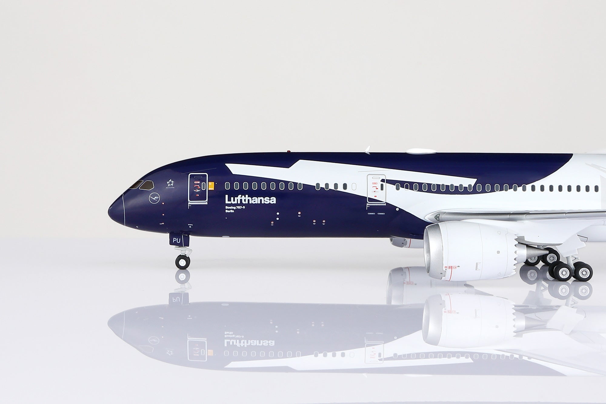 Lufthansa B787-9 "Lufthansa 100th Anniversary" D-ABPU 1